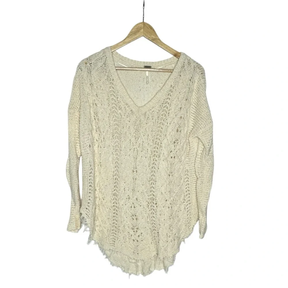 Free People Cream Long Sleeve V-Neck Distressed Hem Pullover Sweater Size S